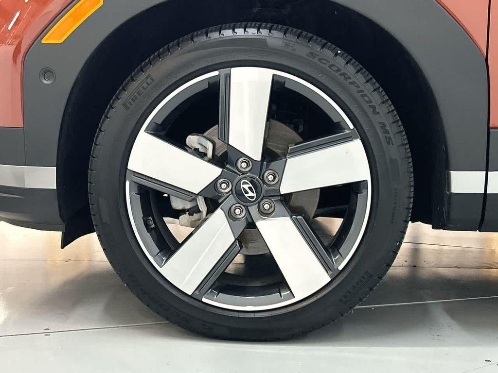 used 2025 Hyundai Santa Fe car, priced at $39,900