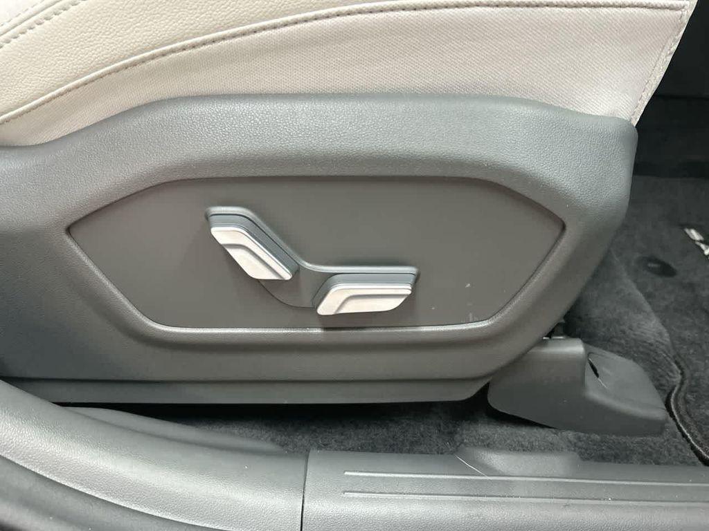 used 2025 Hyundai Santa Fe car, priced at $39,900