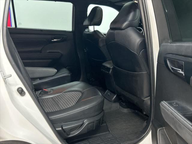 used 2022 Toyota Highlander car, priced at $27,900