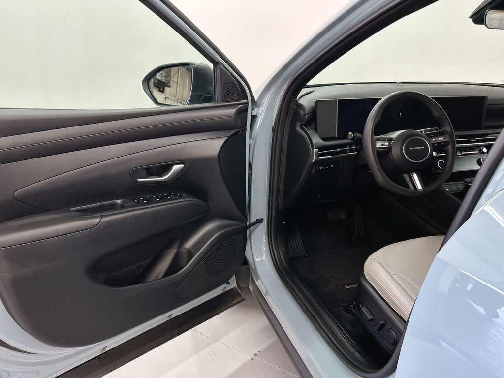 used 2025 Hyundai SANTA CRUZ car, priced at $28,900