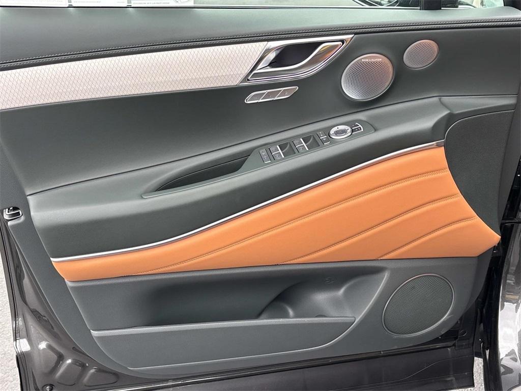 new 2025 Genesis GV80 car, priced at $82,755