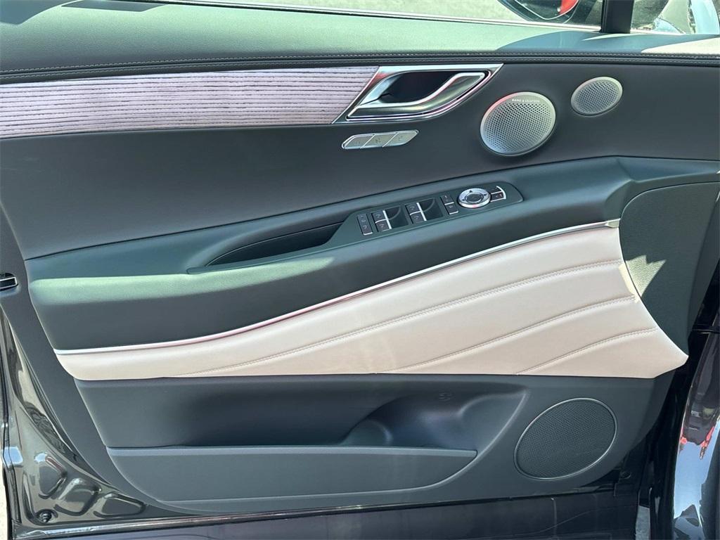 new 2025 Genesis GV80 car, priced at $68,705