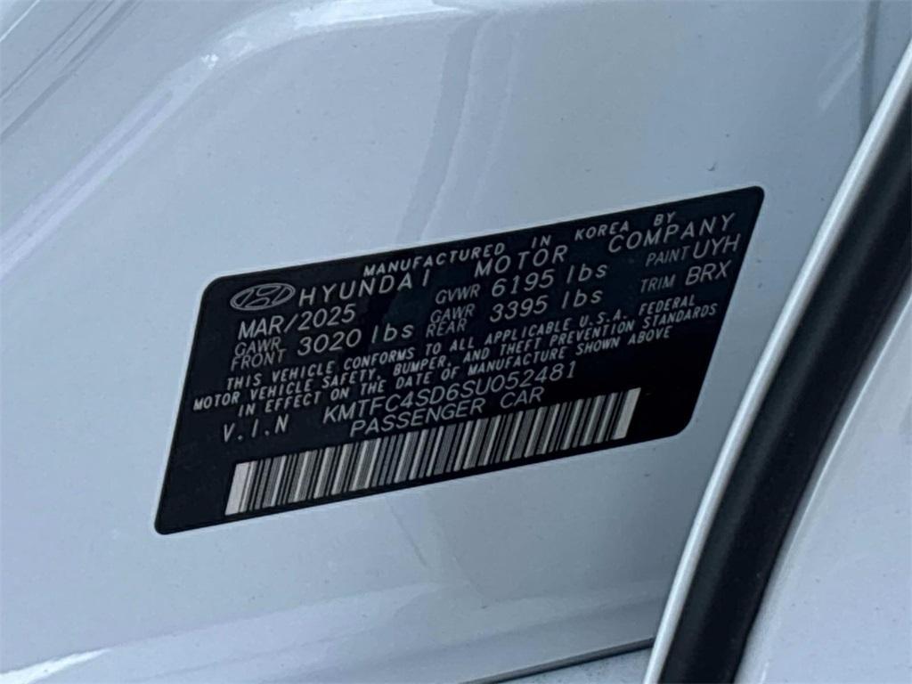 new 2025 Genesis G90 car, priced at $102,405