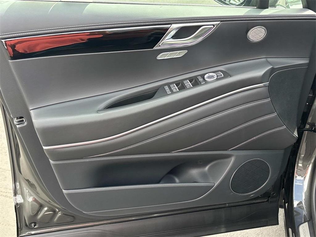 new 2025 Genesis GV80 car, priced at $61,164