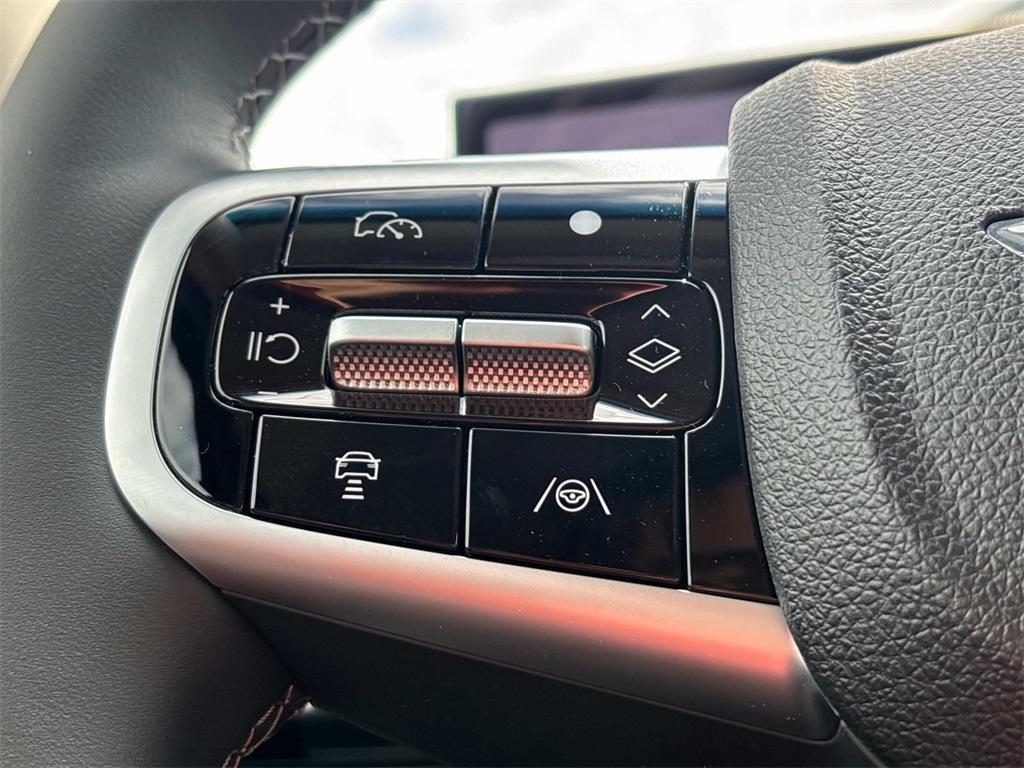 new 2025 Genesis GV80 car, priced at $61,164
