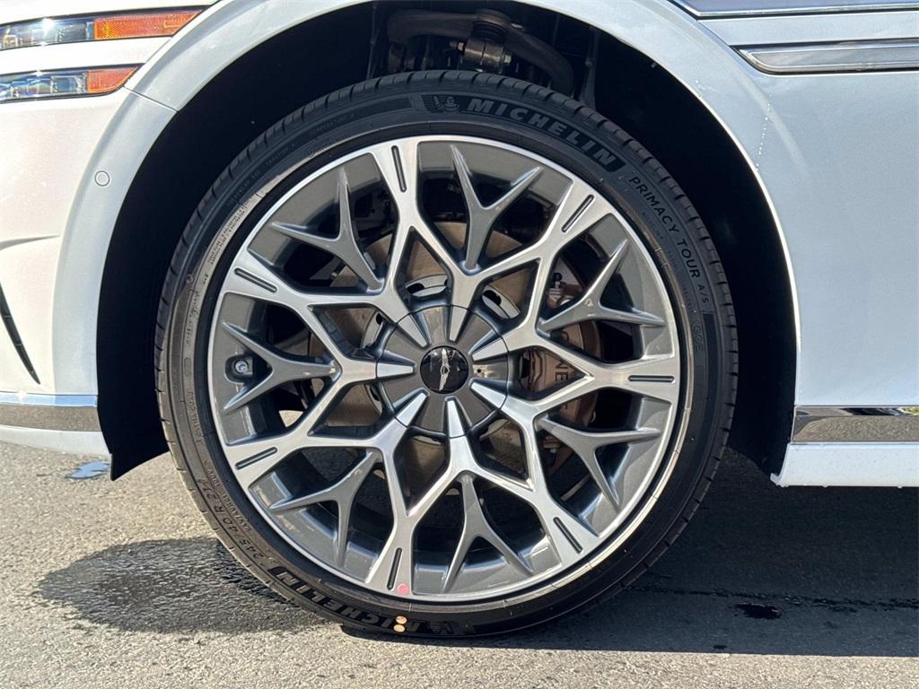 new 2026 Genesis G90 car, priced at $105,410