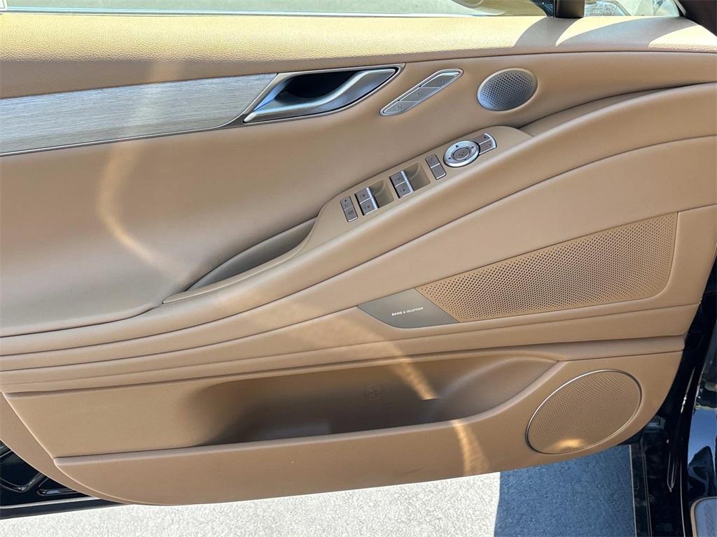 new 2025 Genesis G80 car, priced at $63,930