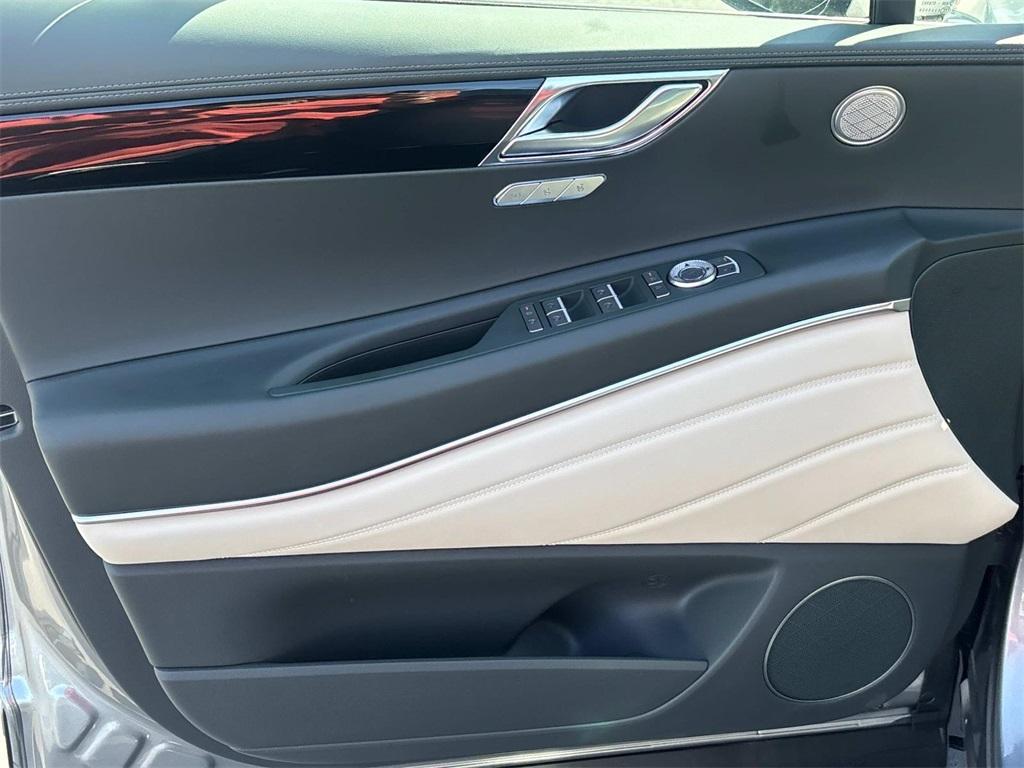 new 2025 Genesis GV80 car, priced at $61,075