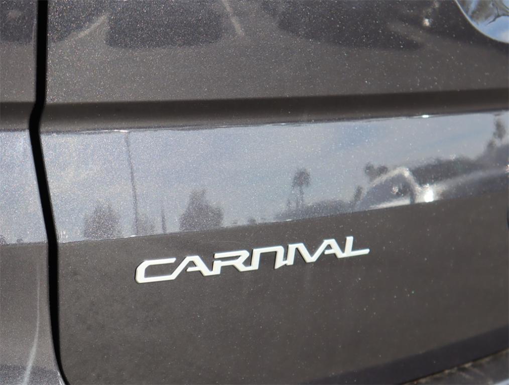 used 2024 Kia Carnival car, priced at $30,302