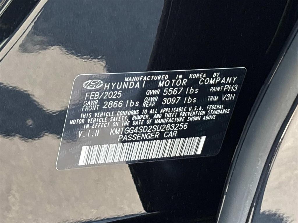 new 2025 Genesis G80 car, priced at $79,345