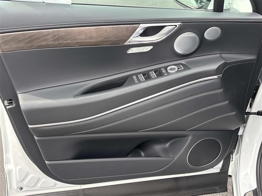new 2025 Genesis GV80 car, priced at $69,050
