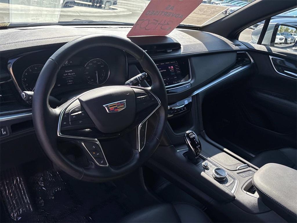 used 2022 Cadillac XT5 car, priced at $32,399