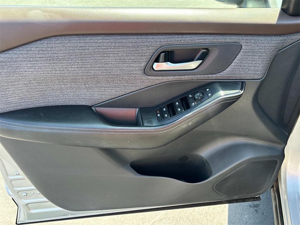 used 2021 Nissan Rogue car, priced at $21,343