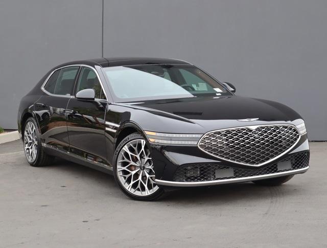 new 2025 Genesis G90 car, priced at $102,290