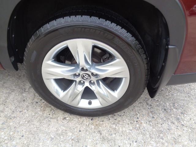 used 2017 Toyota Highlander Hybrid car, priced at $25,995