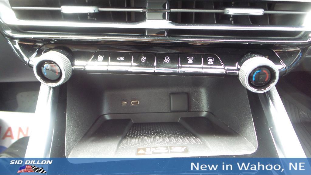 new 2025 Chevrolet Traverse car, priced at $52,659