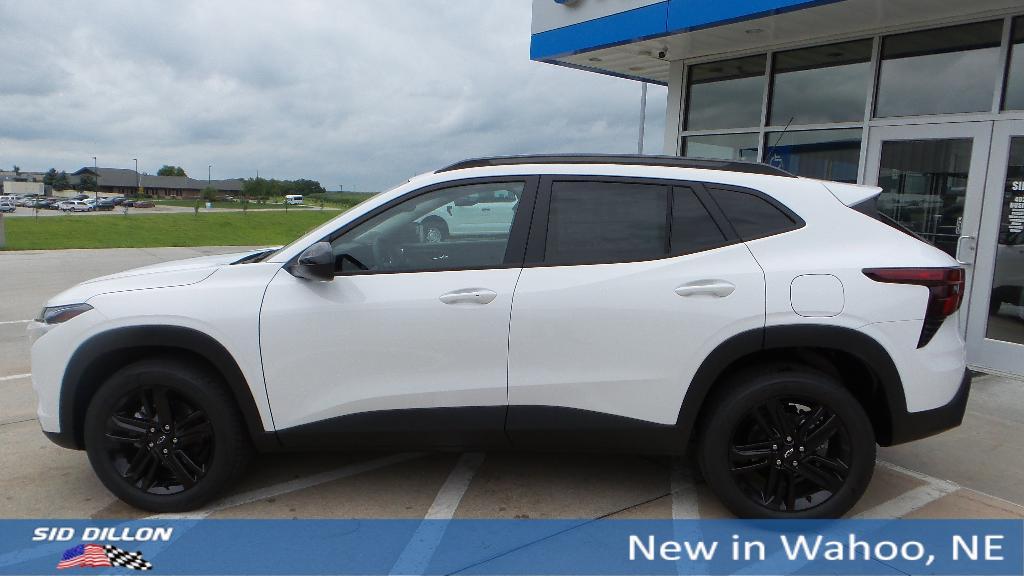 new 2025 Chevrolet Trax car, priced at $27,085
