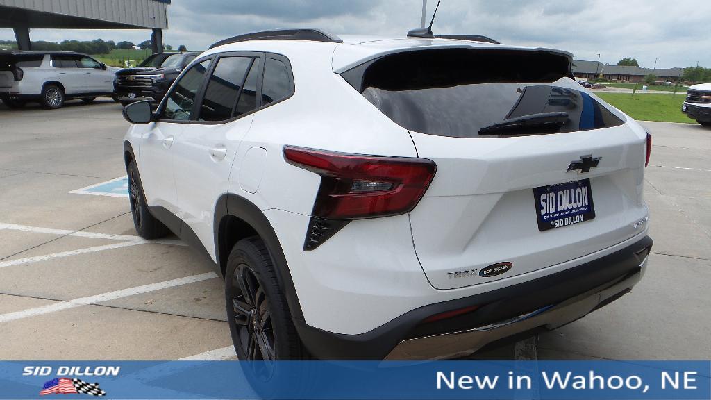 new 2025 Chevrolet Trax car, priced at $27,085