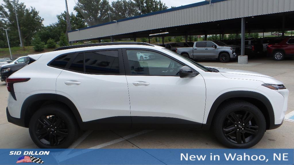 new 2025 Chevrolet Trax car, priced at $27,085