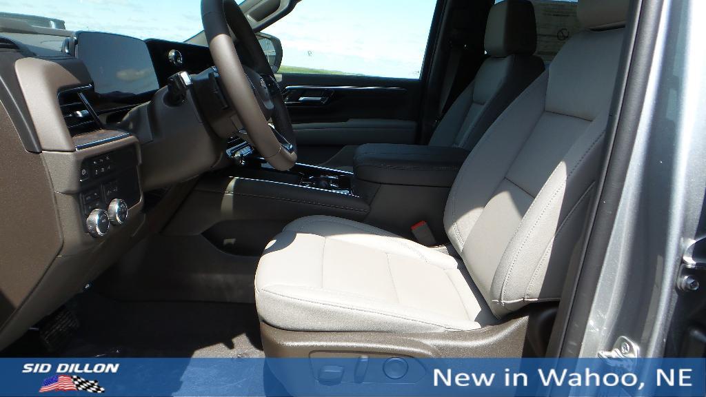 new 2025 Chevrolet Suburban car, priced at $74,648