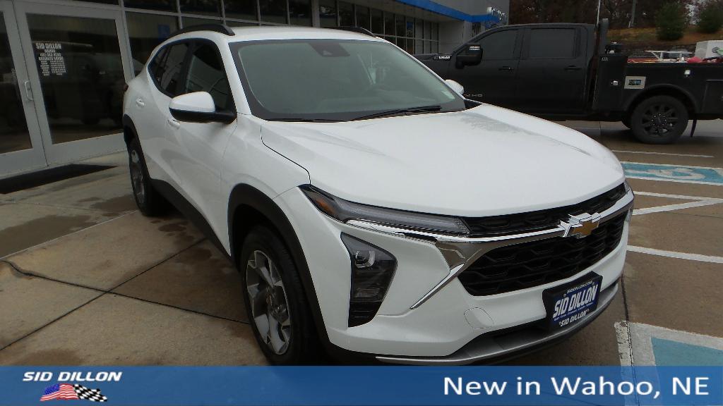new 2026 Chevrolet Trax car, priced at $25,885
