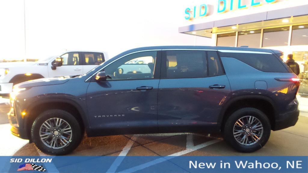 new 2024 Chevrolet Traverse car, priced at $38,995