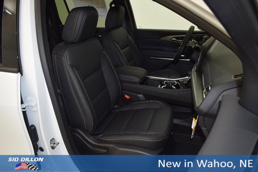 new 2025 Chevrolet Traverse car, priced at $47,589