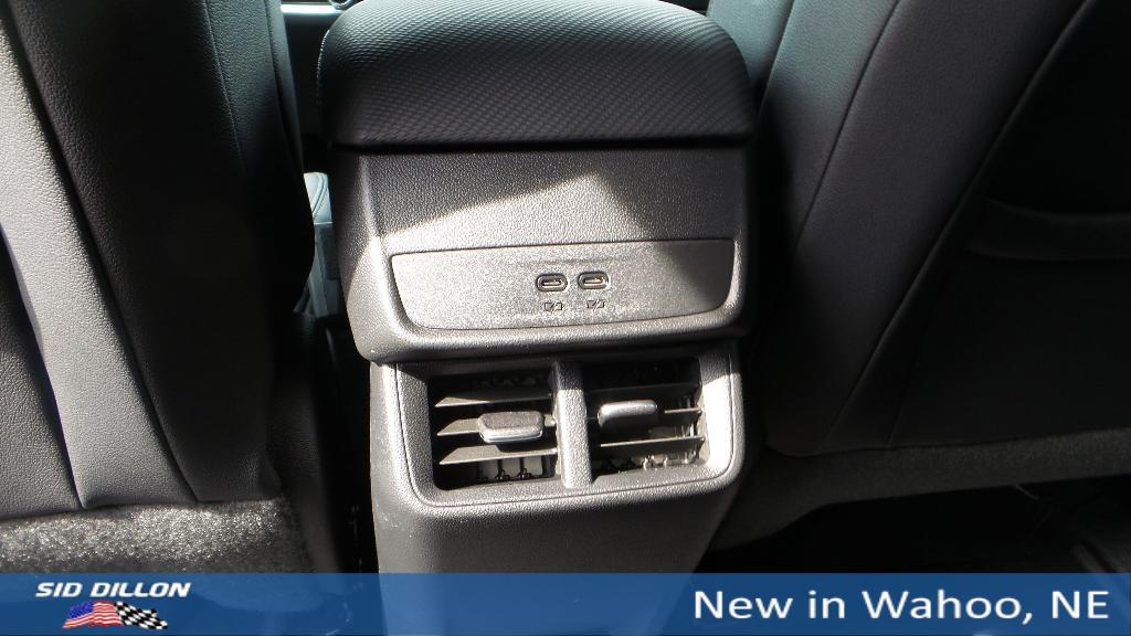new 2026 Chevrolet Equinox car, priced at $38,180