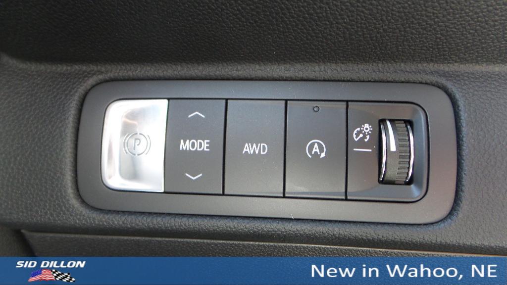 new 2025 Chevrolet Traverse car, priced at $61,865