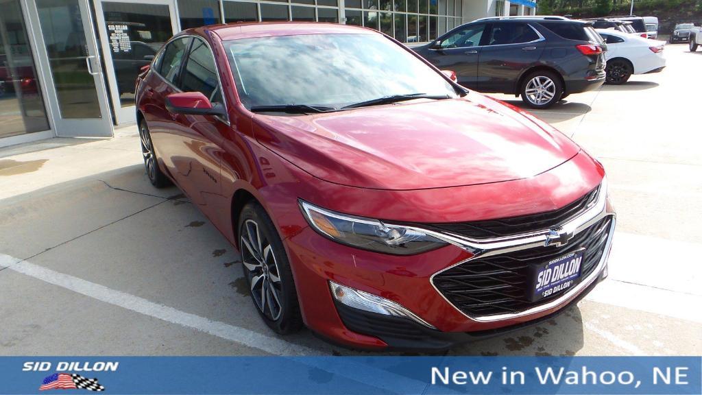 new 2025 Chevrolet Malibu car, priced at $28,122