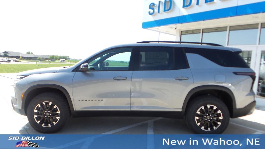 new 2025 Chevrolet Traverse car, priced at $50,160