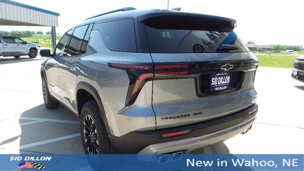 new 2025 Chevrolet Traverse car, priced at $50,160