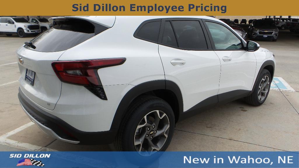 new 2025 Chevrolet Trax car, priced at $23,817