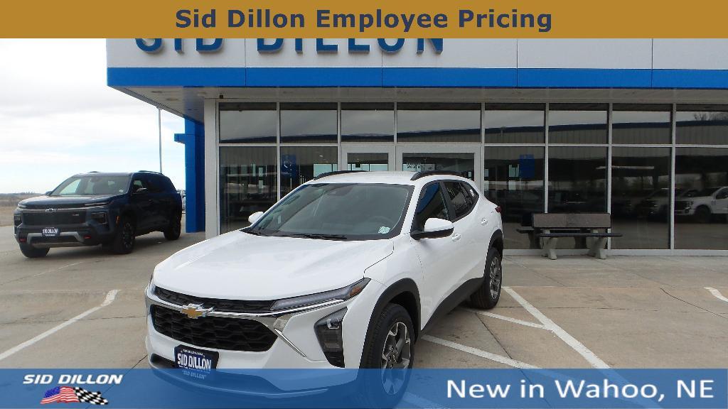 new 2025 Chevrolet Trax car, priced at $23,817