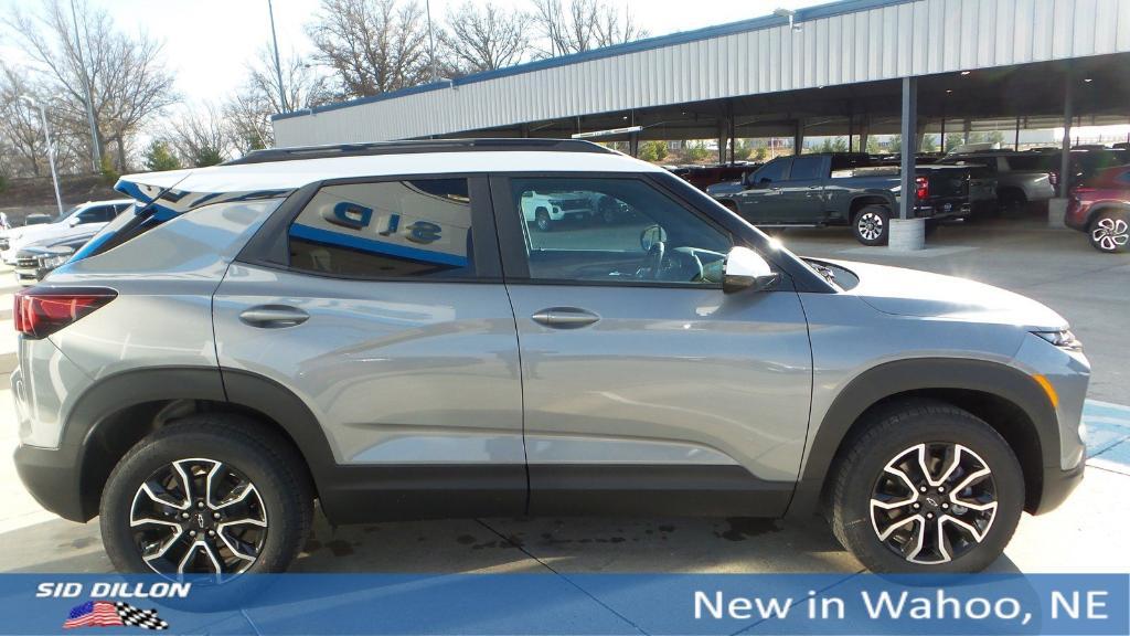 new 2025 Chevrolet TrailBlazer car, priced at $32,185