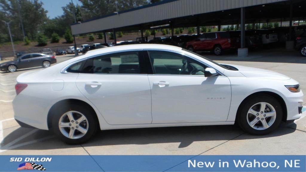 new 2025 Chevrolet Malibu car, priced at $26,685