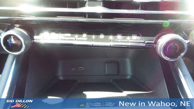 new 2025 Chevrolet Traverse car, priced at $52,130