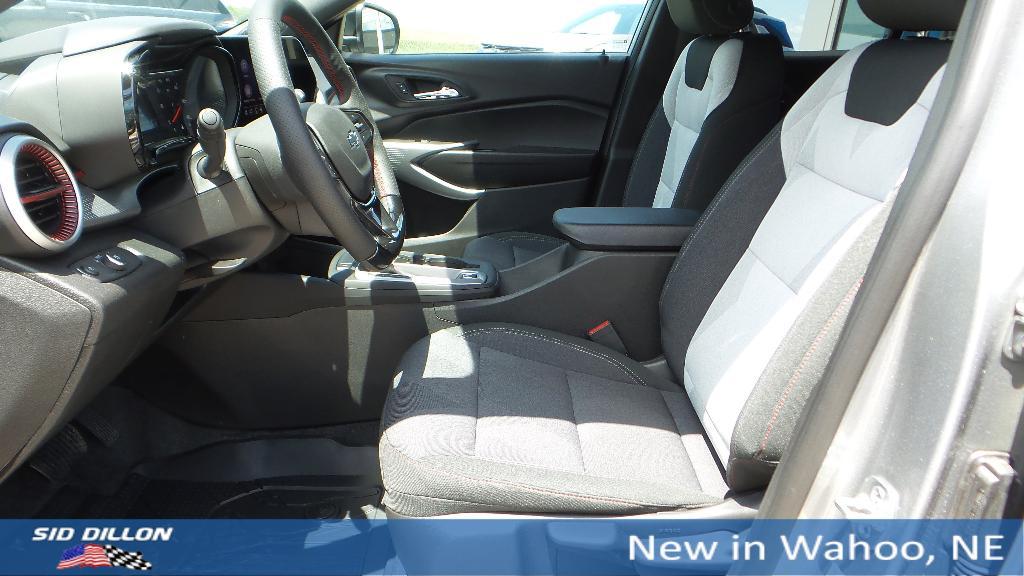 new 2025 Chevrolet Trax car, priced at $25,350