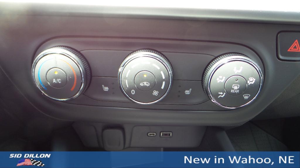 new 2025 Chevrolet Trax car, priced at $25,350