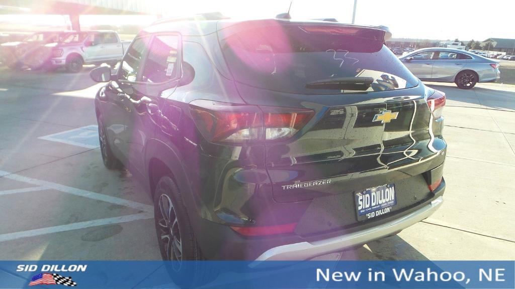 new 2025 Chevrolet TrailBlazer car, priced at $27,749