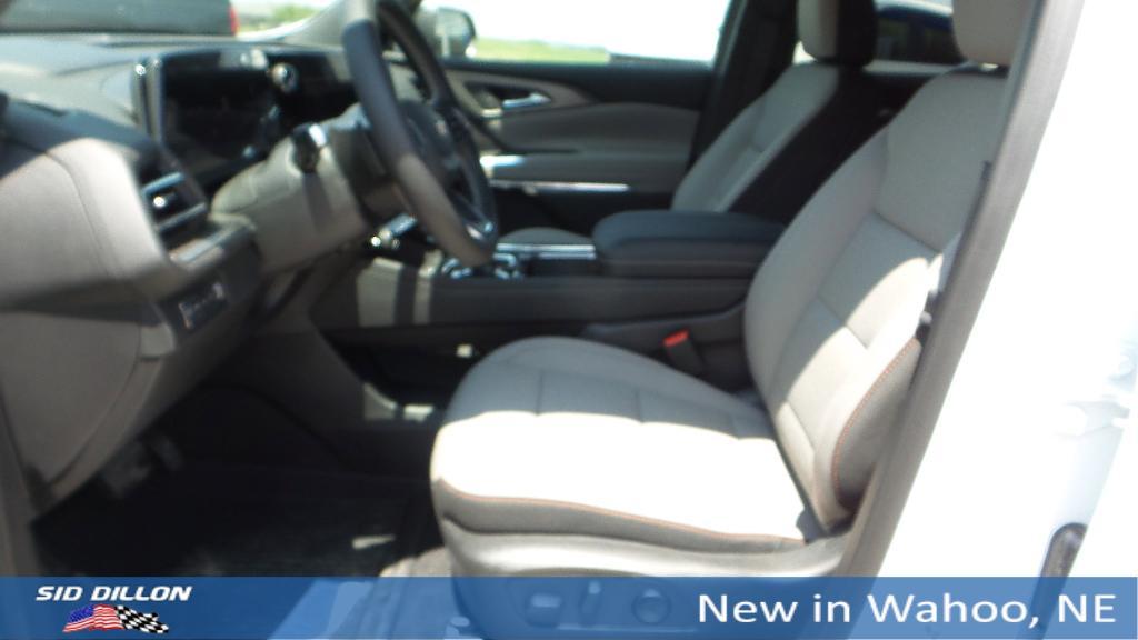 new 2025 Chevrolet Traverse car, priced at $44,417