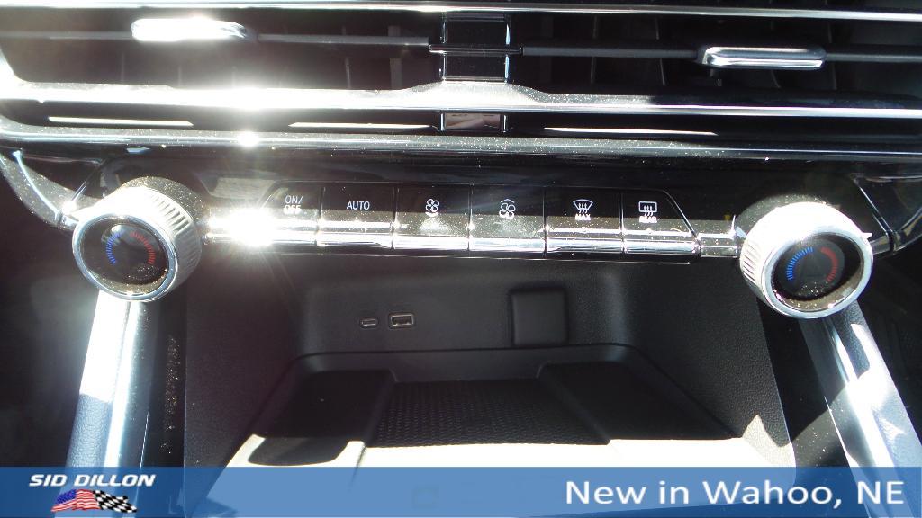 new 2025 Chevrolet Traverse car, priced at $44,417