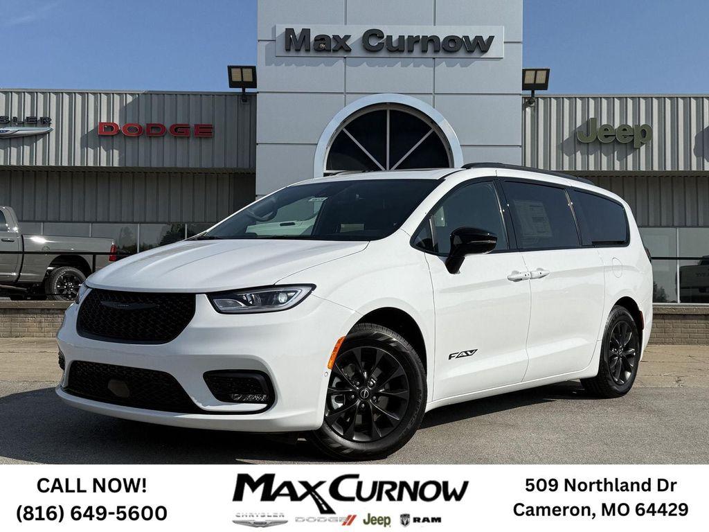 new 2025 Chrysler Pacifica car, priced at $42,970