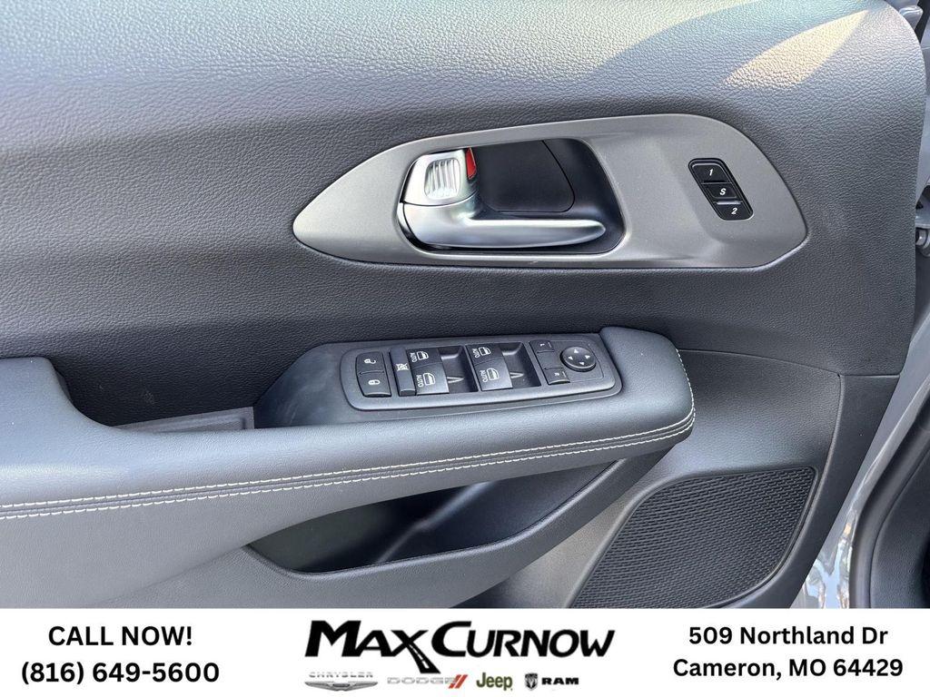 new 2025 Chrysler Pacifica car, priced at $42,369