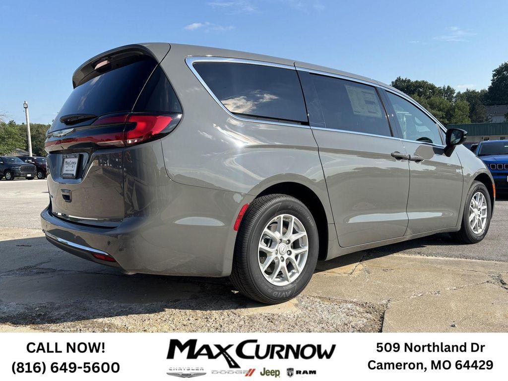 new 2025 Chrysler Pacifica car, priced at $42,369