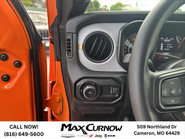 new 2025 Jeep Wrangler car, priced at $40,056