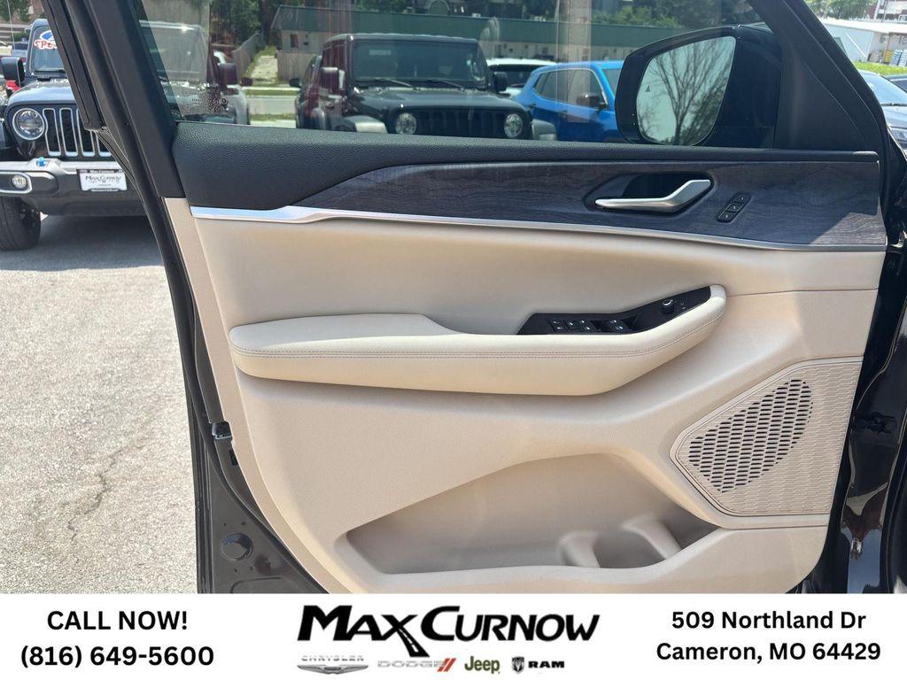 used 2025 Jeep Grand Cherokee car, priced at $42,488