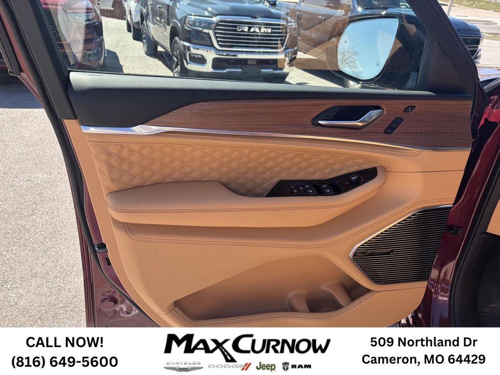 new 2025 Jeep Grand Cherokee L car, priced at $61,600