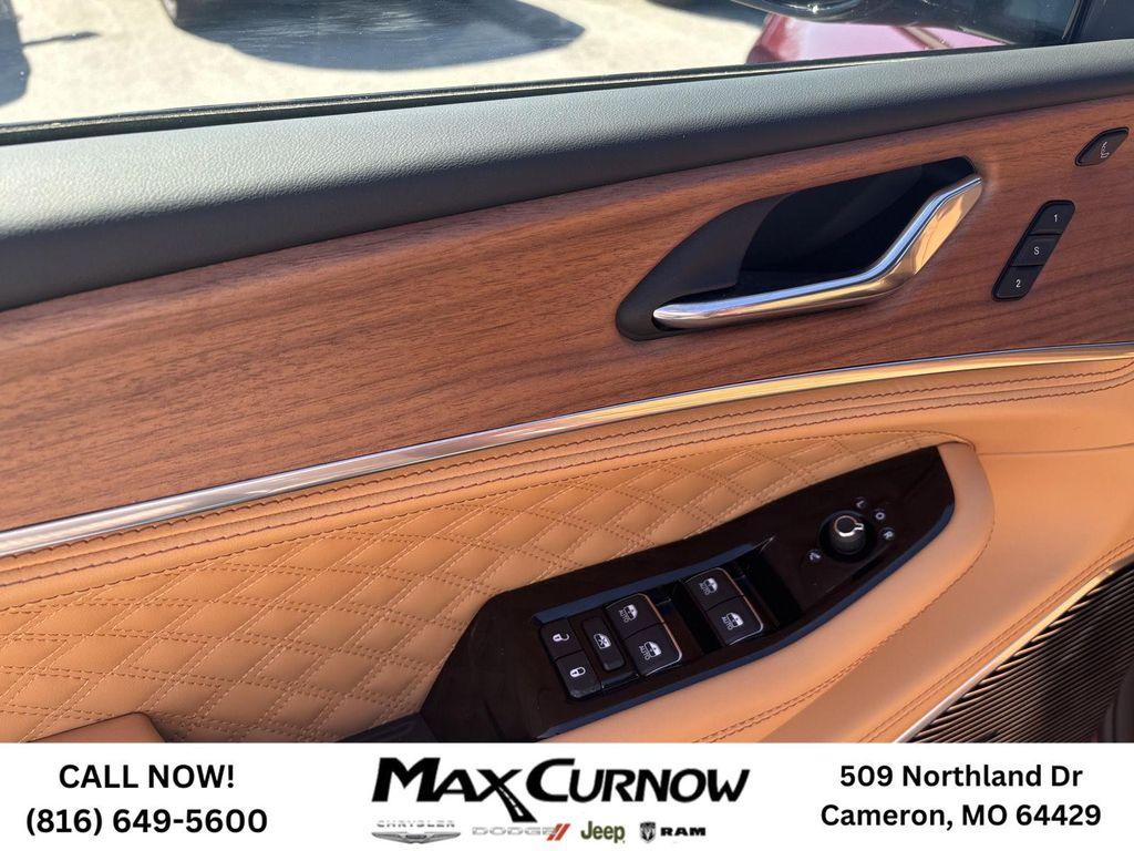 new 2025 Jeep Grand Cherokee L car, priced at $61,600