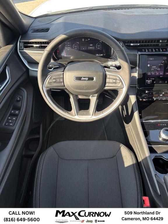 new 2025 Jeep Grand Cherokee car, priced at $44,570